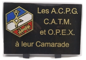 Plaque funéraire ACPG CATM OPEX avec croix du sud et barbelé
