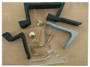 Quincaillerie funéraire pieds visserie